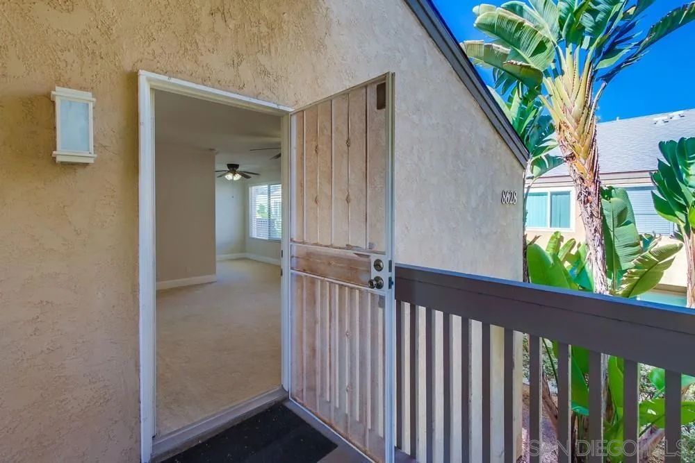 8628 Via Mallorca D, La Jolla, California 92037 home-pic-4